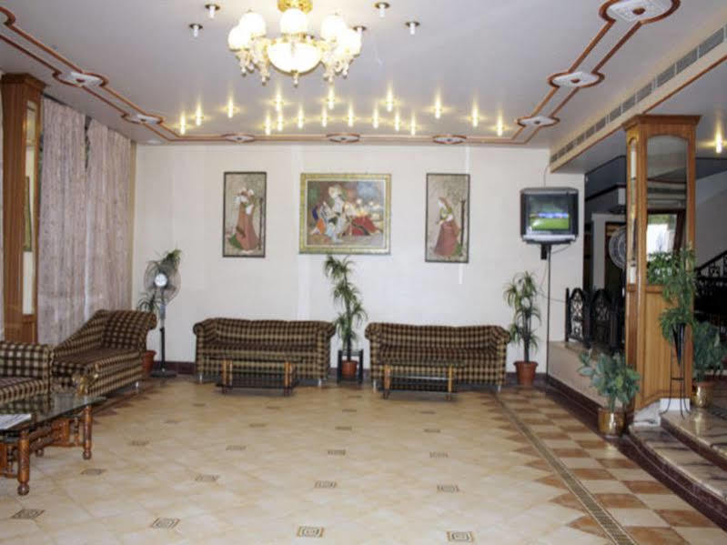 Hotel Sheetal Regency,Near Janambhumi Mathura Exterior foto