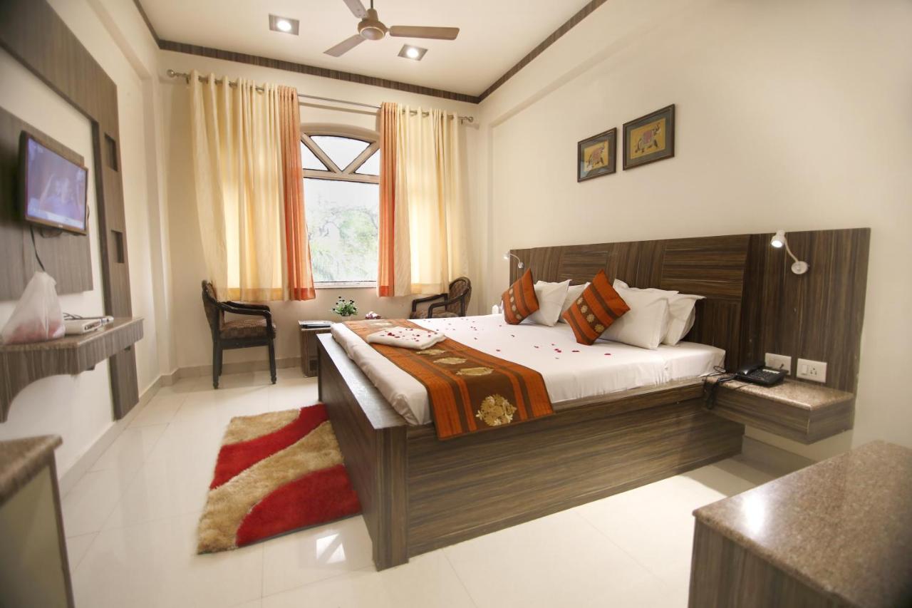 Hotel Sheetal Regency,Near Janambhumi Mathura Exterior foto